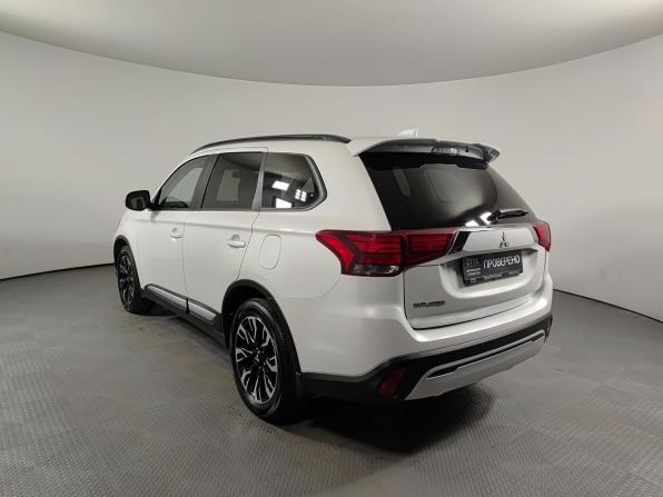 Mitsubishi Outlander III Рестайлинг 3 с пробегом 2022 года, цена 1 949 000 рублей, 204156 км, внедорожник, Автокод Объявления