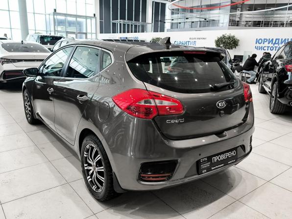 Kia Ceed II Рестайлинг с пробегом 2018 года, цена 1 350 000 рублей, 127730 км, хэтчбек, Автокод Объявления