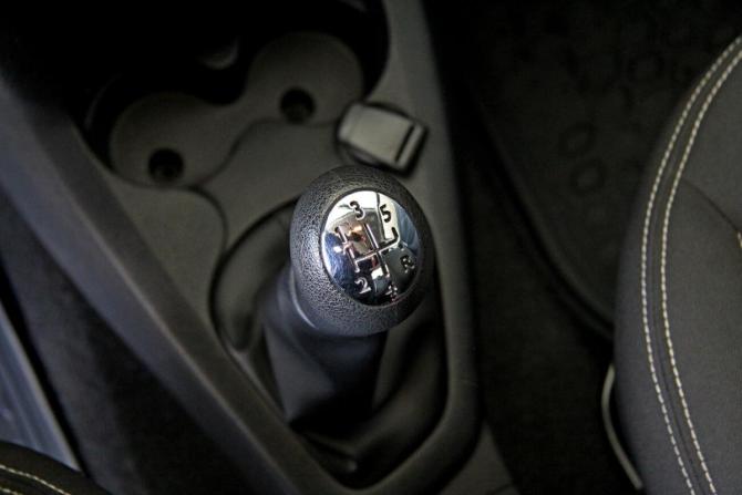 Renault Logan II Рестайлинг с пробегом 2018 года, цена 1 109 600 рублей, 55498 км, седан, Автокод Объявления