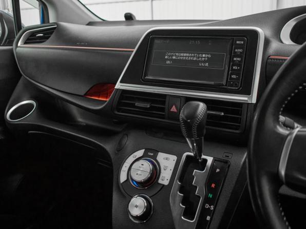 Toyota Sienta II Рестайлинг с пробегом 2019 года, цена 1 395 000 рублей, 68527 км, минивэн, Автокод Объявления