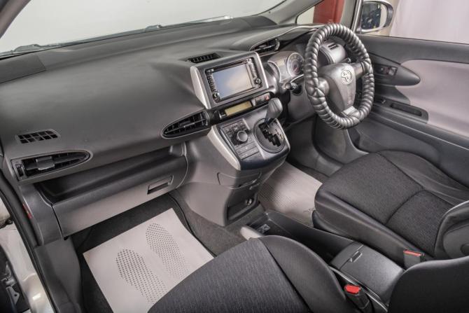Toyota Wish II с пробегом 2010 года, цена 1 299 000 рублей, 170000 км, минивэн, Автокод Объявления