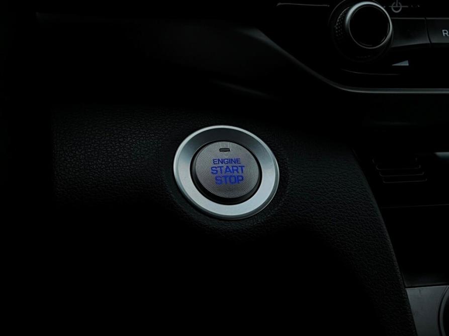 Hyundai Elantra VI (AD) Рестайлинг Санкт-Петербург  - изображение 18