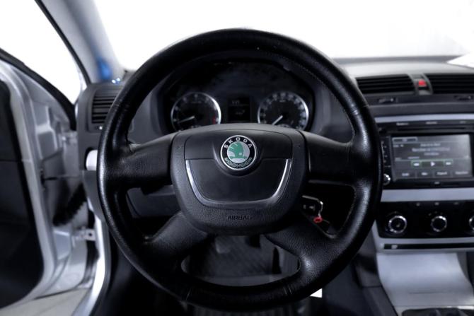 Skoda Octavia II (A5) Рестайлинг с пробегом 2013 года, цена 599 000 рублей, 338000 км, лифтбек, Автокод Объявления