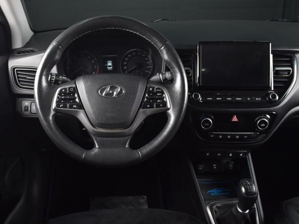 Hyundai Solaris II Рестайлинг с пробегом 2022 года, цена 1 614 995 рублей, 59891 км, седан, Автокод Объявления