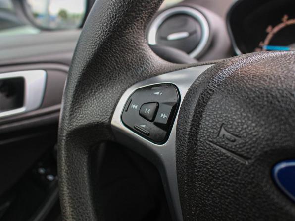 Ford Fiesta Mk6 Рестайлинг с пробегом 2016 года, цена 845 000 рублей, 89080 км, седан, Автокод Объявления