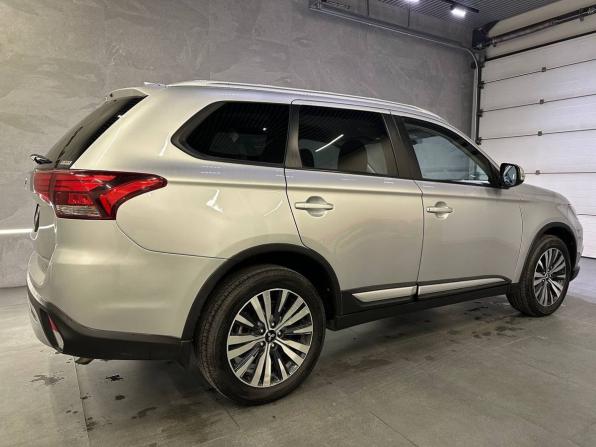 Mitsubishi Outlander III Рестайлинг 3 с пробегом 2021 года, цена 2 570 000 рублей, 42723 км, внедорожник, Автокод Объявления