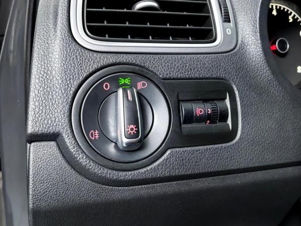 Volkswagen Polo V Рестайлинг с пробегом 2016 года, цена 1 032 000 рублей, 149445 км, седан, Автокод Объявления