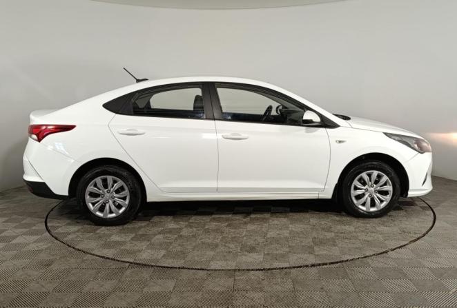 Hyundai Solaris II Рестайлинг с пробегом 2021 года, цена 1 395 000 рублей, 46683 км, седан, Автокод Объявления