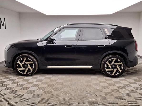 Mini Countryman III с пробегом 2024 года, цена 5 930 000 рублей, 5598 км, внедорожник, Автокод Объявления
