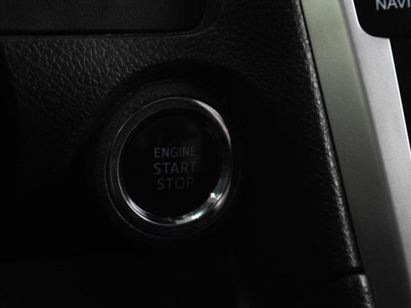 Toyota Camry VII (XV50) Рестайлинг 2 с пробегом 2017 года, цена 2 599 000 рублей, 126434 км, седан, Автокод Объявления