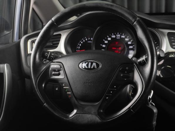 Kia Ceed II Рестайлинг с пробегом 2017 года, цена 1 419 000 рублей, 179768 км, универсал, Автокод Объявления