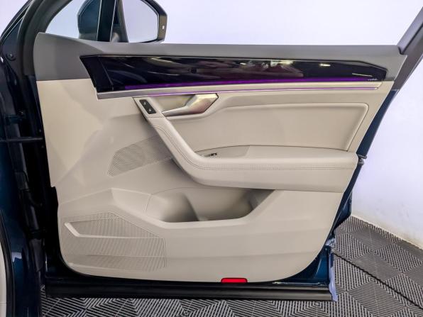 Volkswagen Touareg III с пробегом 2022 года, цена 7 600 000 рублей, 39500 км, внедорожник, Автокод Объявления