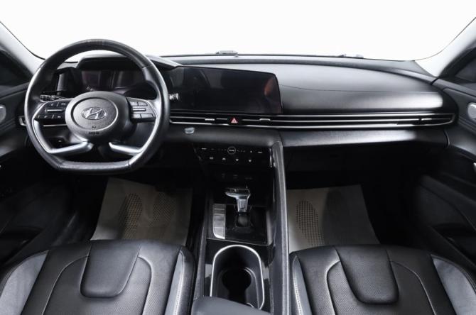 Hyundai Elantra VII (CN7) с пробегом 2020 года, цена 1 899 000 рублей, 28000 км, седан, Автокод Объявления