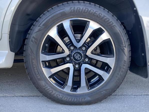 Toyota Land Cruiser 200 Series Рестайлинг 2 с пробегом 2018 года, цена 7 549 000 рублей, 228077 км, внедорожник, Автокод Объявления