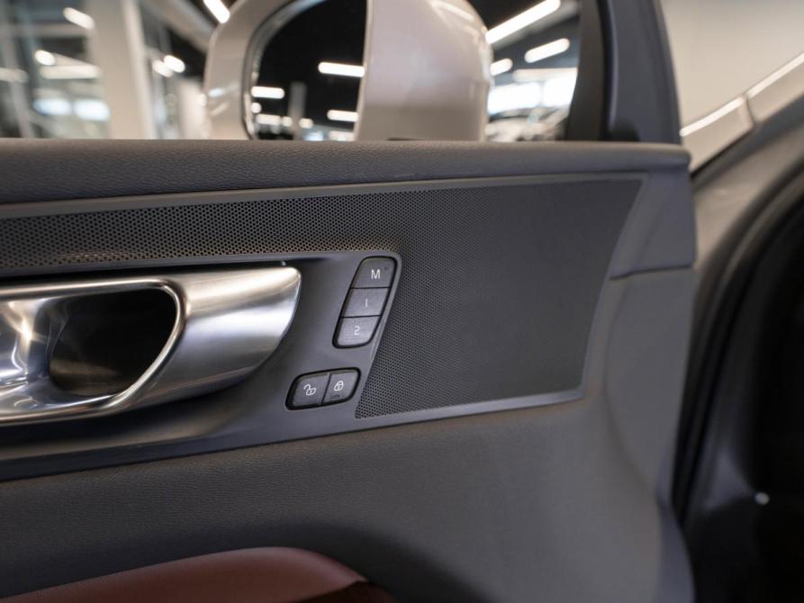 Volvo XC60 II Рестайлинг Москва  - изображение 16