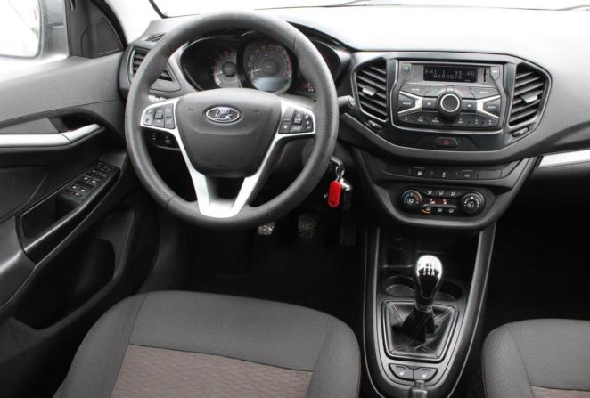 Lada (ВАЗ) Vesta I с пробегом 2018 года, цена 860 000 рублей, 132421 км, седан, Автокод Объявления