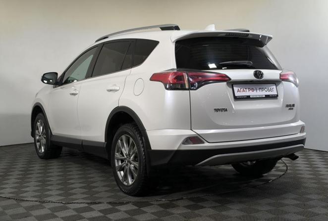 Toyota RAV4 IV (XA40) Рестайлинг с пробегом 2017 года, цена 2 620 000 рублей, 137000 км, внедорожник, Автокод Объявления