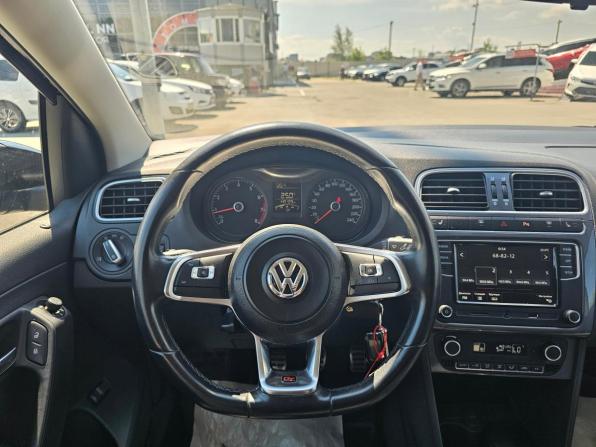 Volkswagen Polo V Рестайлинг с пробегом 2018 года, цена 999 995 рублей, 140128 км, седан, Автокод Объявления