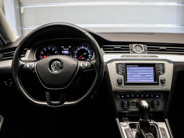 Volkswagen Passat B8 с пробегом 2015 года, цена 1 450 000 рублей, 216254 км, седан, Автокод Объявления