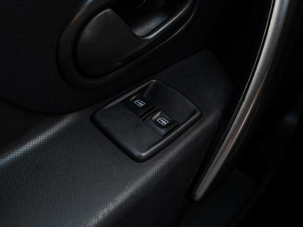 Renault Sandero II с пробегом 2017 года, цена 998 000 рублей, 87227 км, хэтчбек, Автокод Объявления