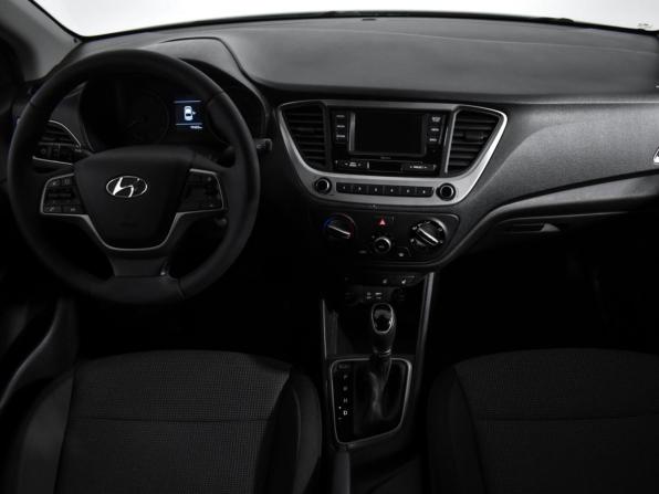 Hyundai Solaris II с пробегом 2018 года, цена 1 390 000 рублей, 99651 км, седан, Автокод Объявления