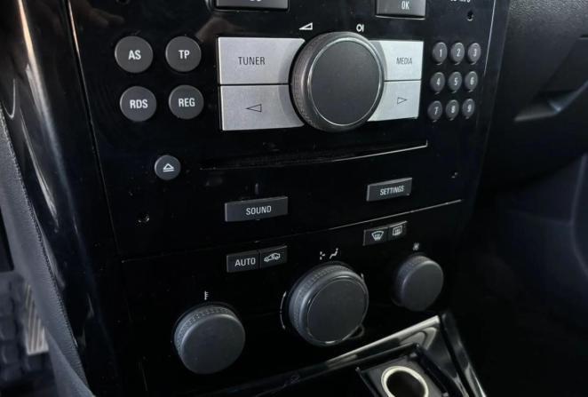 Opel Astra J Рестайлинг с пробегом 2012 года, цена 495 000 рублей, 184122 км, седан, Автокод Объявления