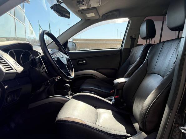 Mitsubishi Outlander II Рестайлинг с пробегом 2011 года, цена 935 000 рублей, 201000 км, внедорожник, Автокод Объявления