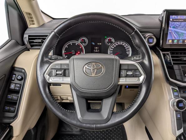 Toyota Land Cruiser 300 Series с пробегом 2022 года, цена 8 900 000 рублей, 31000 км, внедорожник, Автокод Объявления