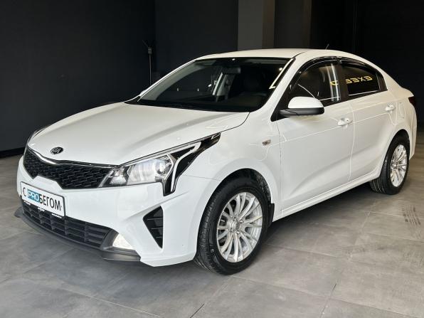 Kia Rio IV Рестайлинг с пробегом 2020 года, цена 1 640 000 рублей, 114575 км, седан, Автокод Объявления
