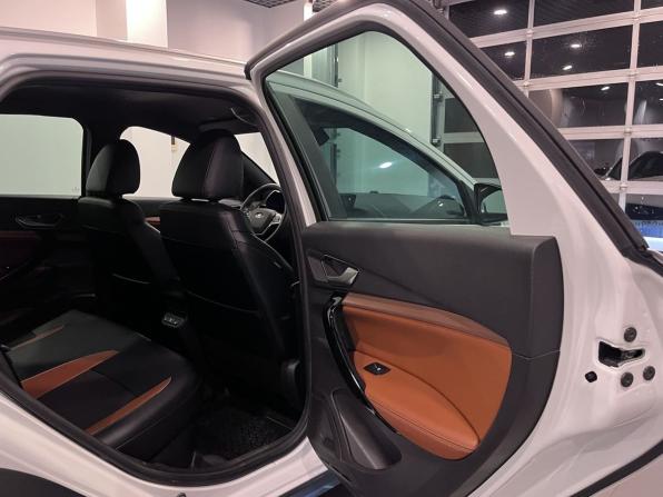 Lada (ВАЗ) Vesta I Рестайлинг (NG) с пробегом 2025 года, цена 2 300 000 рублей, 3400 км, универсал, Автокод Объявления