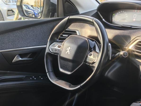 Peugeot 3008 II с пробегом 2018 года, цена 1 799 000 рублей, 169142 км, внедорожник, Автокод Объявления