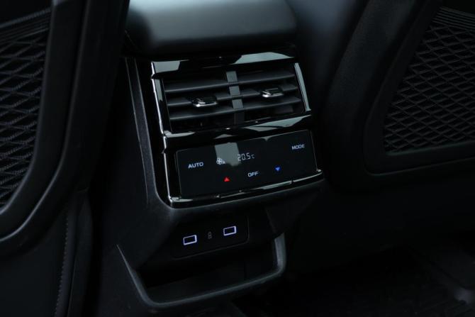 Geely Monjaro I с пробегом 2023 года, цена 3 130 000 рублей, 34069 км, внедорожник, Автокод Объявления