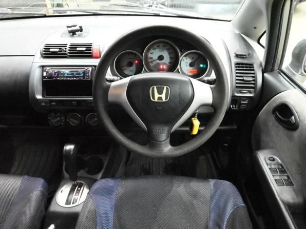 Honda Fit I с пробегом 2005 года, цена 370 000 рублей, 262119 км, хэтчбек, Автокод Объявления