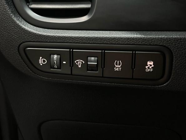 Kia Rio IV с пробегом 2018 года, цена 1 330 000 рублей, 118213 км, седан, Автокод Объявления