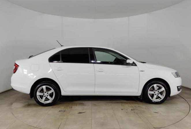 Skoda Rapid I Рестайлинг с пробегом 2019 года, цена 1 385 000 рублей, 47800 км, лифтбек, Автокод Объявления