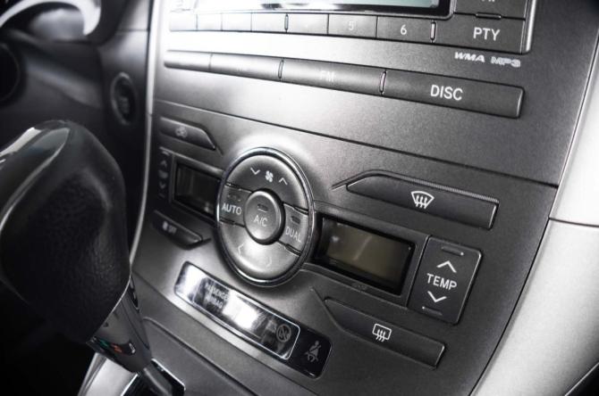Toyota Auris I с пробегом 2007 года, цена 739 000 рублей, 210000 км, хэтчбек, Автокод Объявления