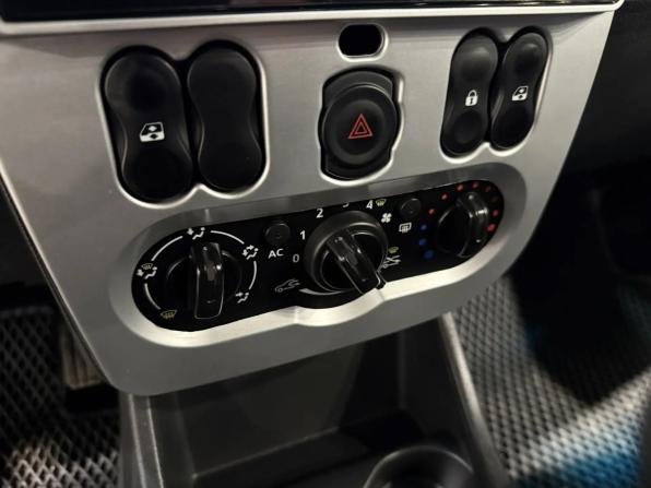 Renault Logan I Рестайлинг с пробегом 2013 года, цена 410 000 рублей, 135000 км, седан, Автокод Объявления
