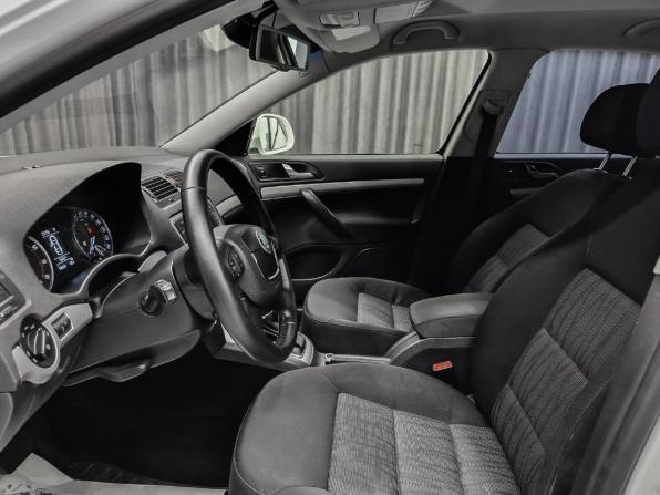Skoda Octavia II (A5) Рестайлинг с пробегом 2012 года, цена 829 000 рублей, 199000 км, лифтбек, Автокод Объявления