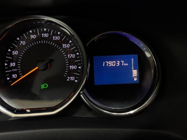 Renault Sandero II с пробегом 2016 года, цена 800 000 рублей, 179036 км, хэтчбек, Автокод Объявления