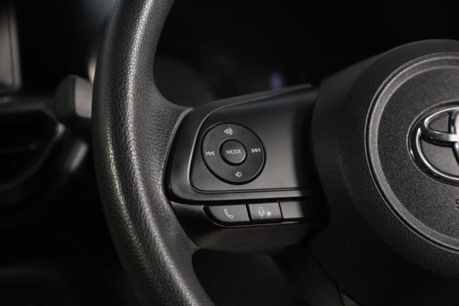 Toyota Raize I с пробегом 2021 года, цена 1 599 000 рублей, 55434 км, внедорожник, Автокод Объявления