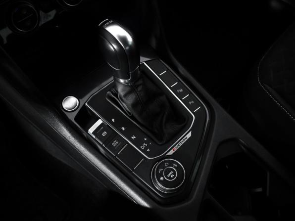 Volkswagen Tiguan II с пробегом 2018 года, цена 2 249 900 рублей, 156417 км, внедорожник, Автокод Объявления