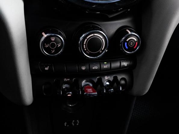 Mini Hatch III (F55/F56) с пробегом 2014 года, цена 1 249 000 рублей, 129971 км, хэтчбек, Автокод Объявления