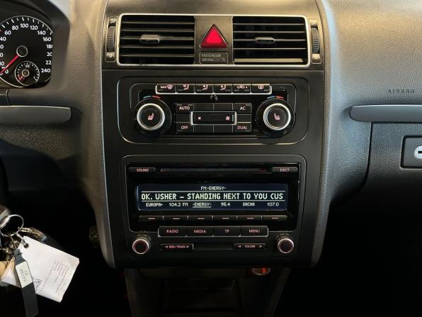 Volkswagen Touran I Рестайлинг 2 с пробегом 2012 года, цена 786 000 рублей, 232326 км, компактвэн, Автокод Объявления