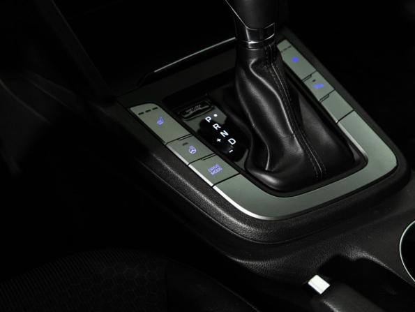 Hyundai Elantra VI (AD) с пробегом 2017 года, цена 1 680 000 рублей, 49192 км, седан, Автокод Объявления