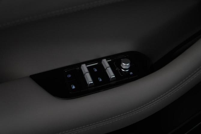 Geely Atlas II с пробегом 2026 года, цена 3 398 888 рублей, 36 км, внедорожник, Автокод Объявления