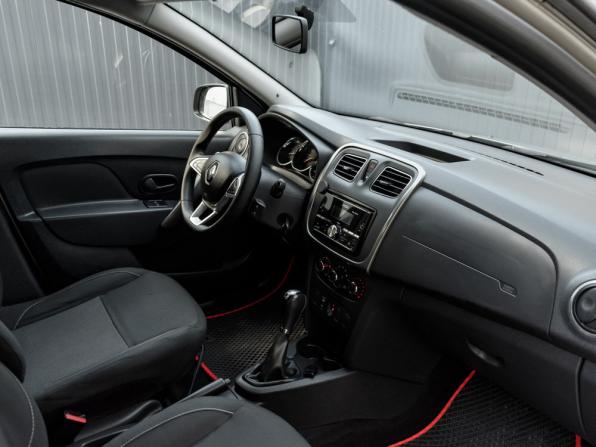 Renault Sandero II Рестайлинг с пробегом 2018 года, цена 1 090 000 рублей, 120367 км, хэтчбек, Автокод Объявления