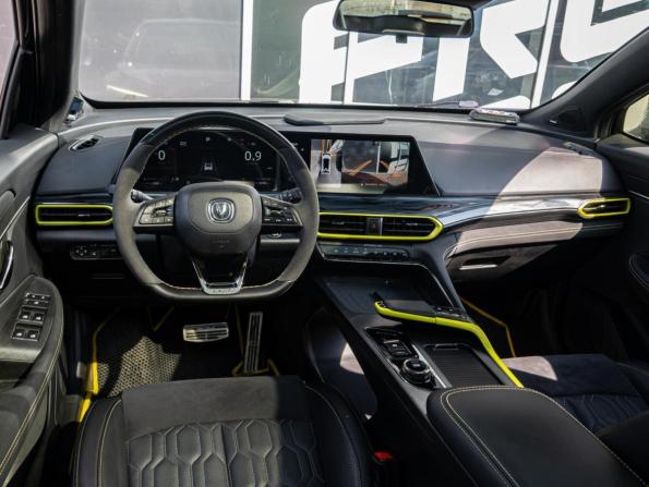 Changan UNI-T I с пробегом 2022 года, цена 2 380 000 рублей, 55340 км, внедорожник, Автокод Объявления
