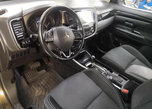 Mitsubishi Outlander III Рестайлинг 3 с пробегом 2019 года, цена 2 321 269 рублей, 139537 км, внедорожник, Автокод Объявления