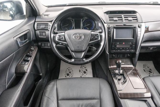 Toyota Camry VII (XV50) Рестайлинг с пробегом 2015 года, цена 2 599 000 рублей, 243000 км, седан, Автокод Объявления