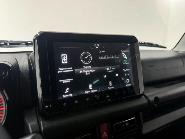 Suzuki Jimny IV с пробегом 2025 года, цена 3 650 000 рублей, 614 км, внедорожник, Автокод Объявления